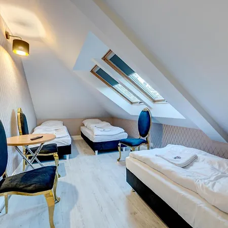 Dworek Kurowski * Štetín