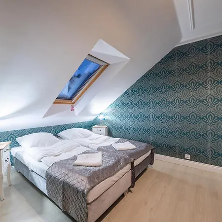 Dworek Kurowski مزرعة للإقامة *