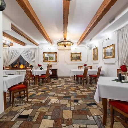 Dworek Kurowski شتشيتسين