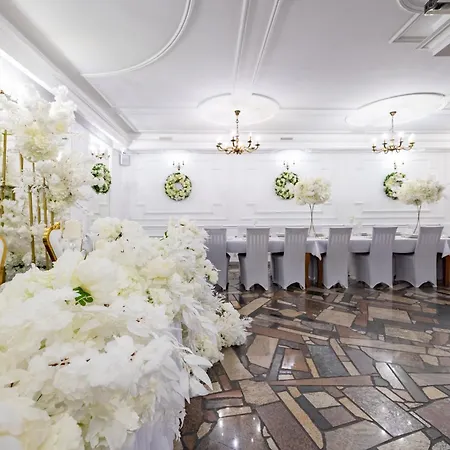 Dworek Kurowski Farma *