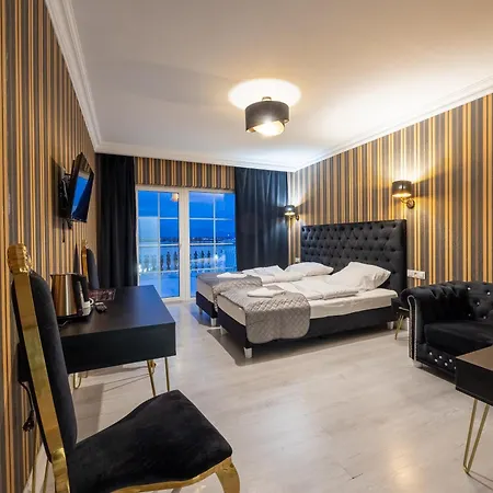 Dworek Kurowski * شتشيتسين