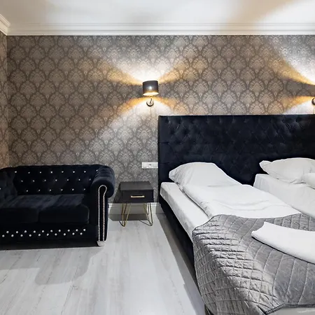 Dworek Kurowski مزرعة للإقامة *