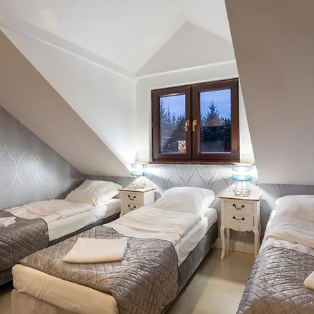 Dworek Kurowski * شتشيتسين