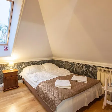 Dworek Kurowski * شتشيتسين