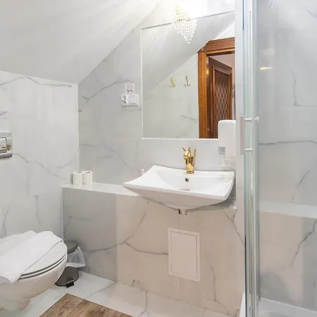 مزرعة للإقامة Dworek Kurowski