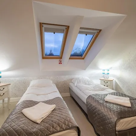 Dworek Kurowski شتشيتسين