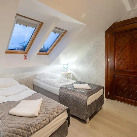 Dworek Kurowski * شتشيتسين