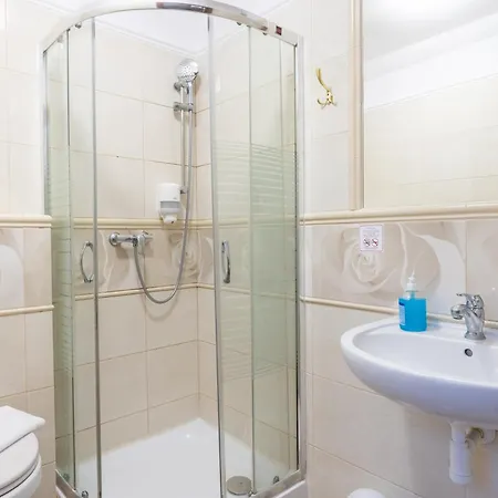 مزرعة للإقامة Dworek Kurowski