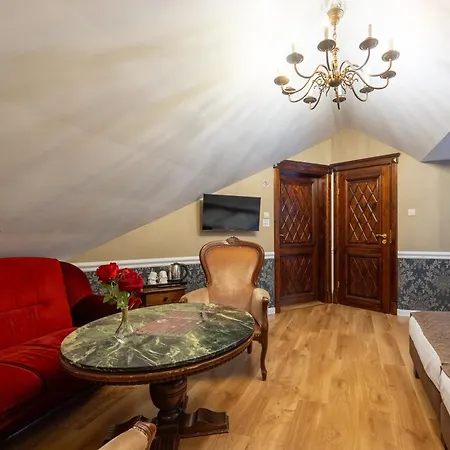 Dworek Kurowski * شتشيتسين