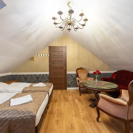 Dworek Kurowski Farma