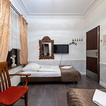 Dworek Kurowski شتشيتسين