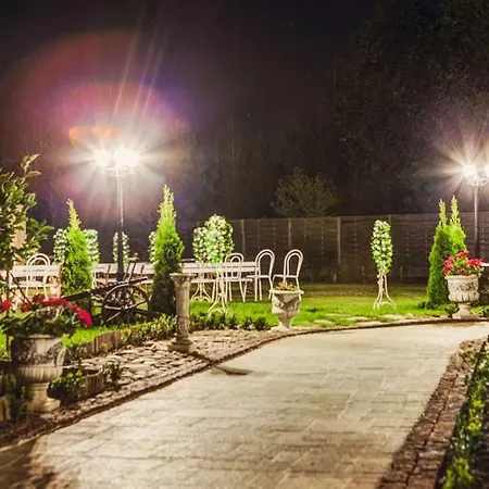 Dworek Kurowski Farma *